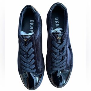 DKNY Sinclair 2 Velvet Shoes